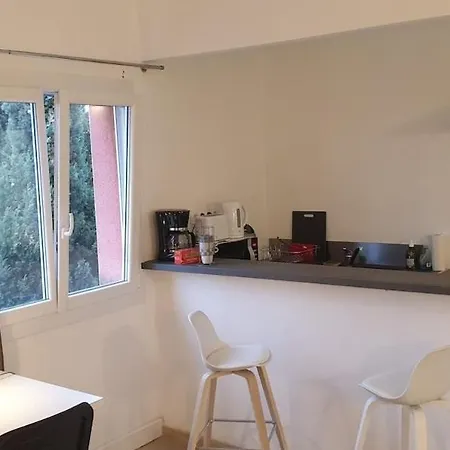 דירה Building Features Laundry Facilities